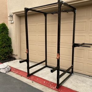 Custom home powercage.